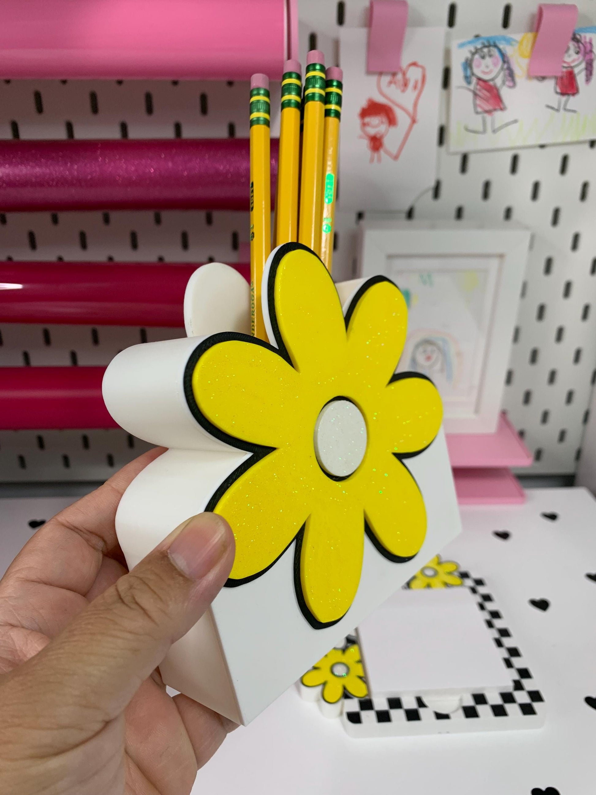 Daisy Flower Pencil Holder: File ( + 3MF) by Lina Loves Two, handmade in Los Angeles CA
