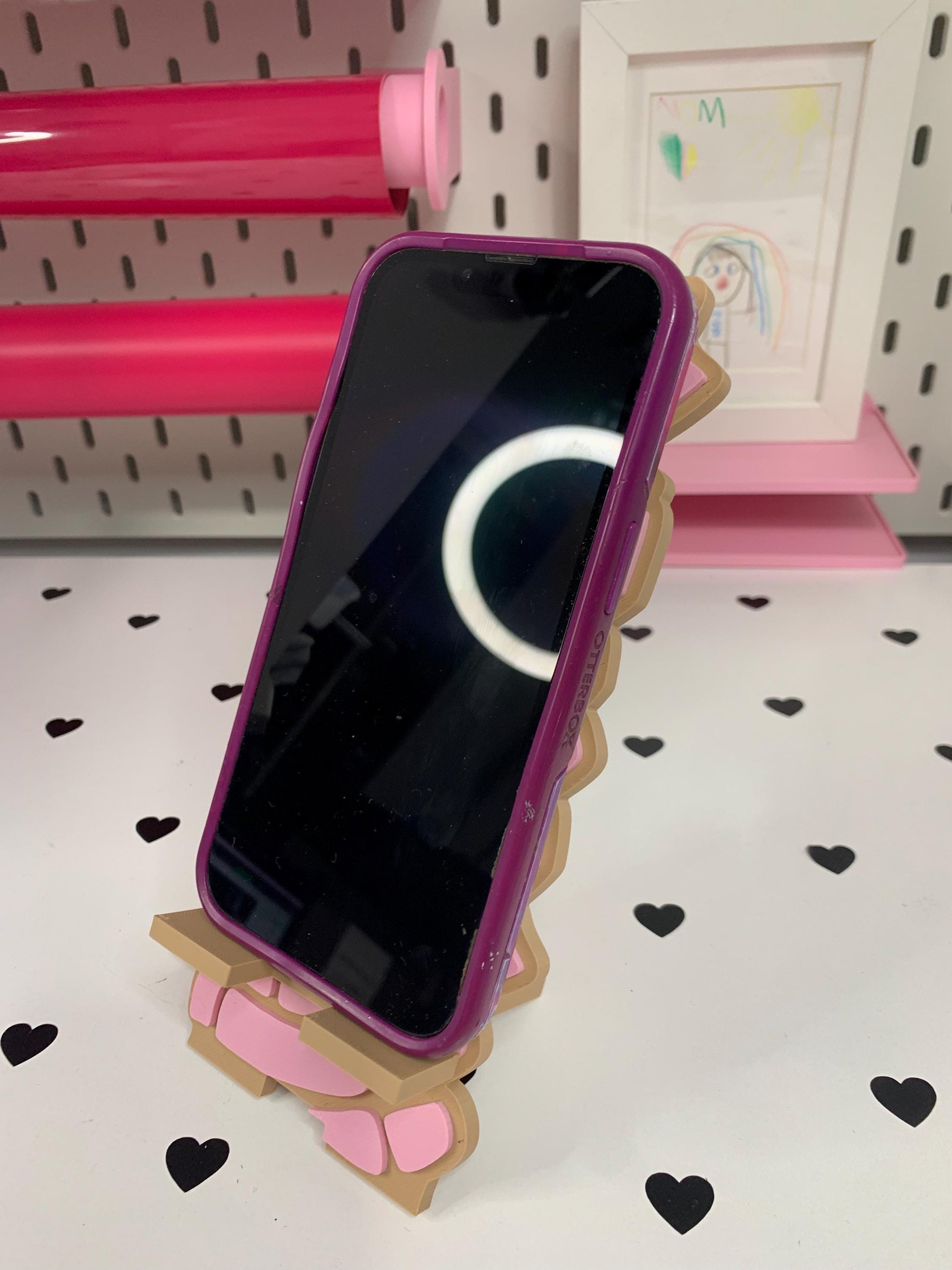 Concha Phone Stand: File ( & 3MF ) by Lina Loves Two, handmade in Los Angeles CA